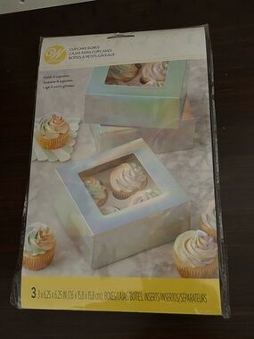 Wilton Iridescent Pearl Cupcake Boxes - Shimmer (Set of 3) 4 cupcake per box